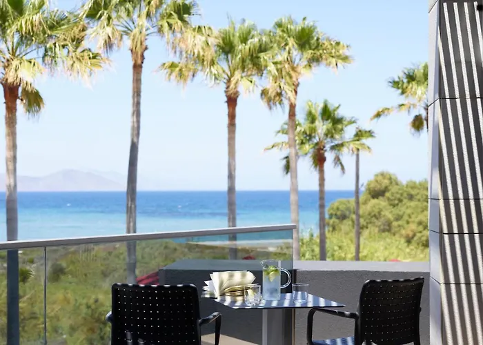 מלון Aqua Blu Boutique & Spa, Adults Only- Small Luxury Of The World 5*